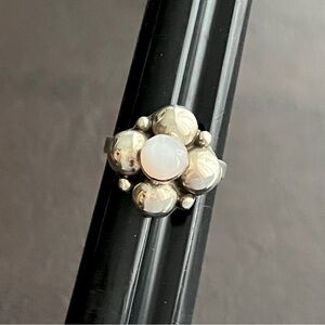 Vintage Taxco Mexico sterling silver and mother of pearl ring